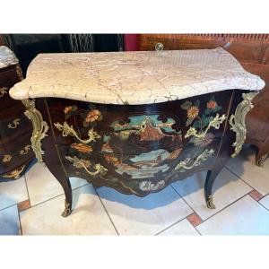 Louis XV-style Gabled Chest Of Drawers In Coromandel Chinese Lacquer