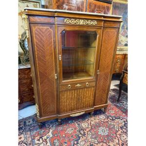 BIBLIOTHEQUE-VITRINE DE STYLE LOUIS XVI 