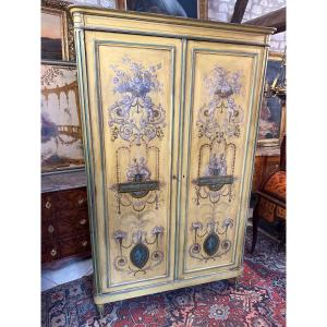 ARMOIRE DE STYLE LOUIS XVI – NEOCLASSIQUE
