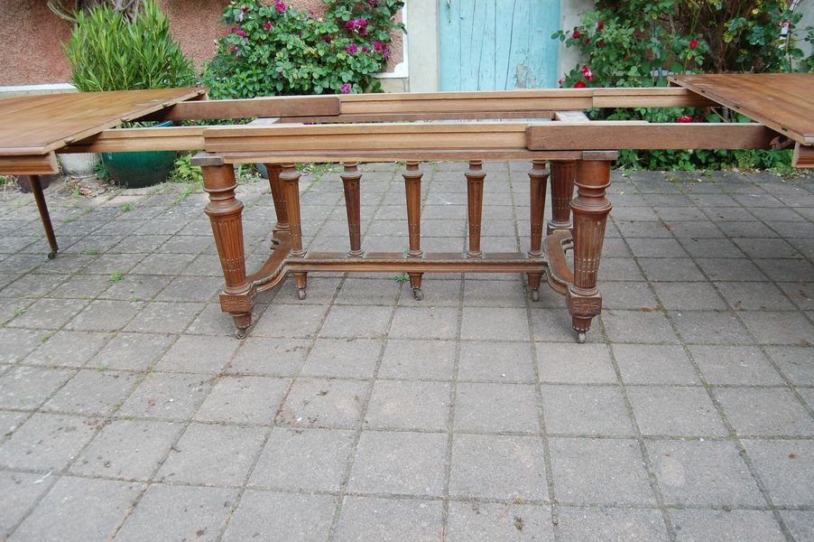 Table Napoléon III  En Noyer Avec Cinq  Rallonges 18 Couverts Du 19e Siécle-photo-2