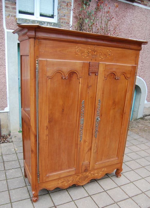Armoire Louis XV En Merisier Du 19e Siécle