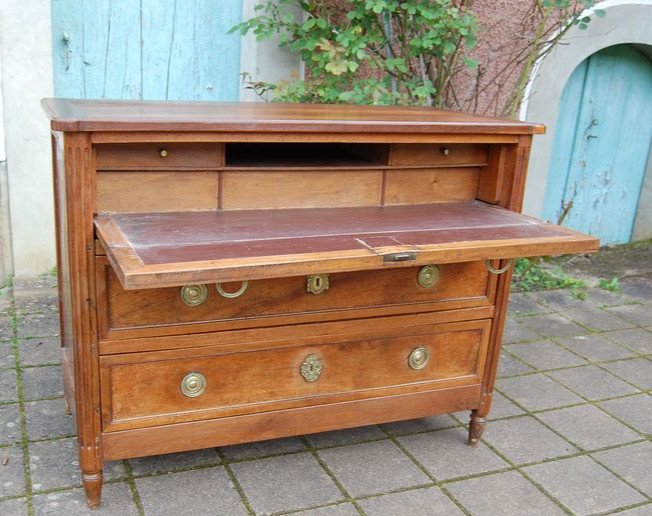 Louis XVI Period Secretary Commode In Walnut From The 18th Century