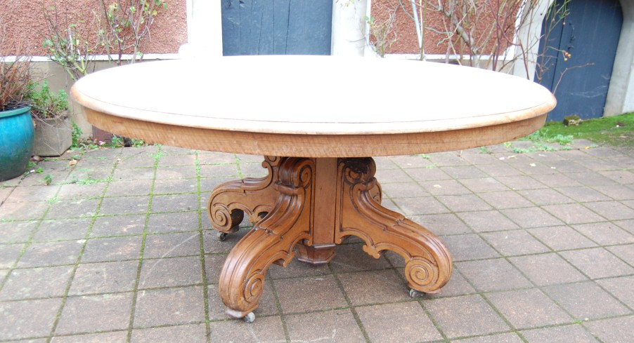 Very Large Napoleon III Style Table For 22 Place Settings, With A Central Walnut Pedestal Base, Late 19th Century, 6 Extensions