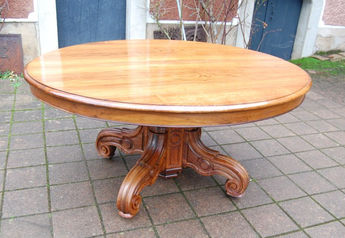 Large Napoleon III Style Walnut Table From The Late 19th Century, Seating 20 With Six Extensions