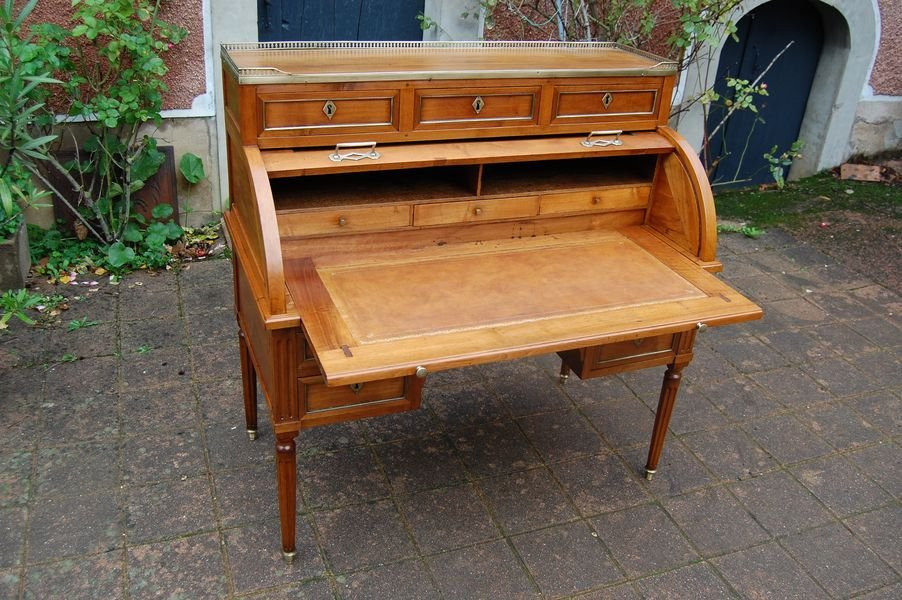 Louis XVI Period Walnut Desk From The 18th Century-photo-3