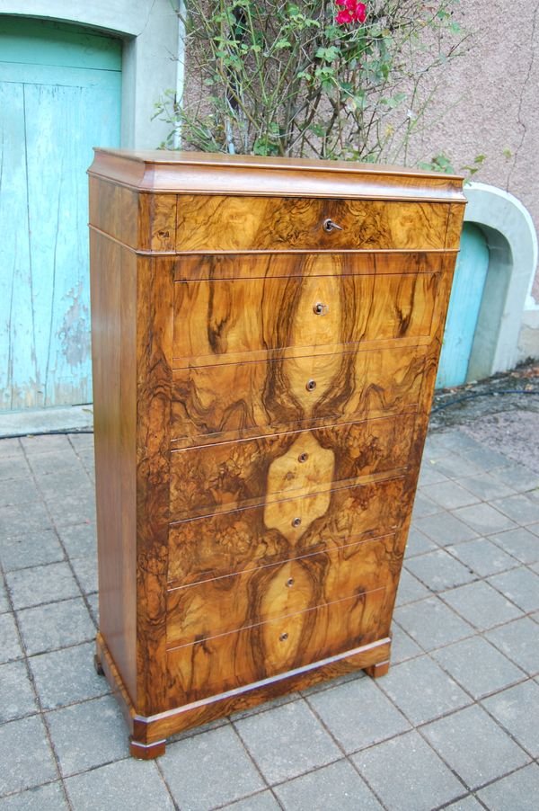 19th-century Louis-philippe-era Walnut Chest Of Drawers With Weekly Compartments