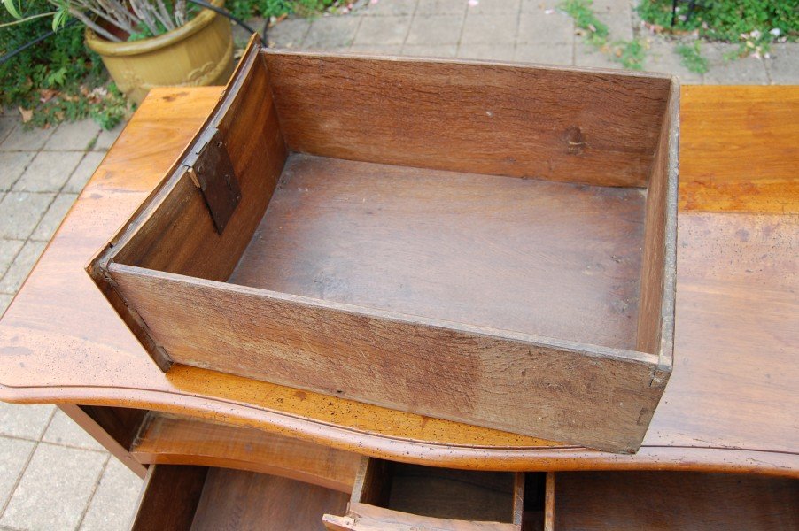 18th-century Louis XV-style Parisian Chest Of Drawers Made Of Walnut-photo-1