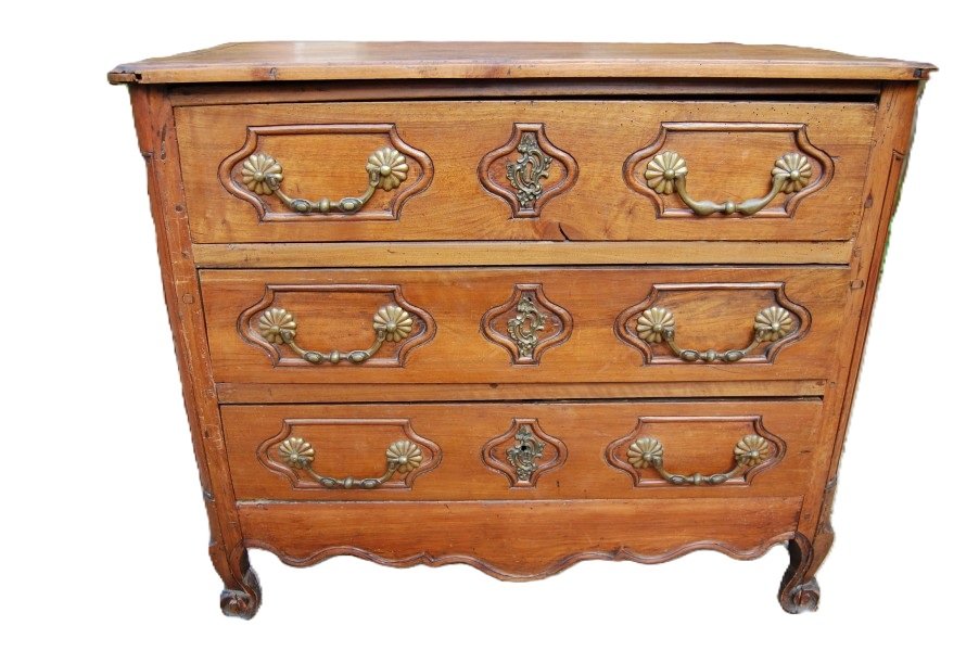 petite commode en noyer  d époque louis XV  du 18e siécle