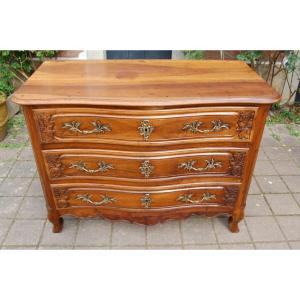18th Century Louis XV Walnut Chest Of Drawers