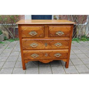 18th-century Louis XV-style Walnut Chest Of Drawers