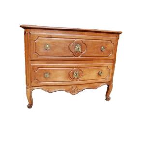 18th-century Walnut Chest Of Drawers From The Louis XV–louis XVI Transitional Period