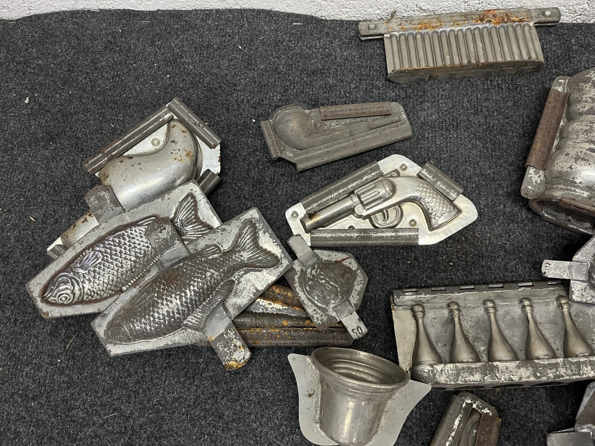 Antique Chocolate Molds -photo-2