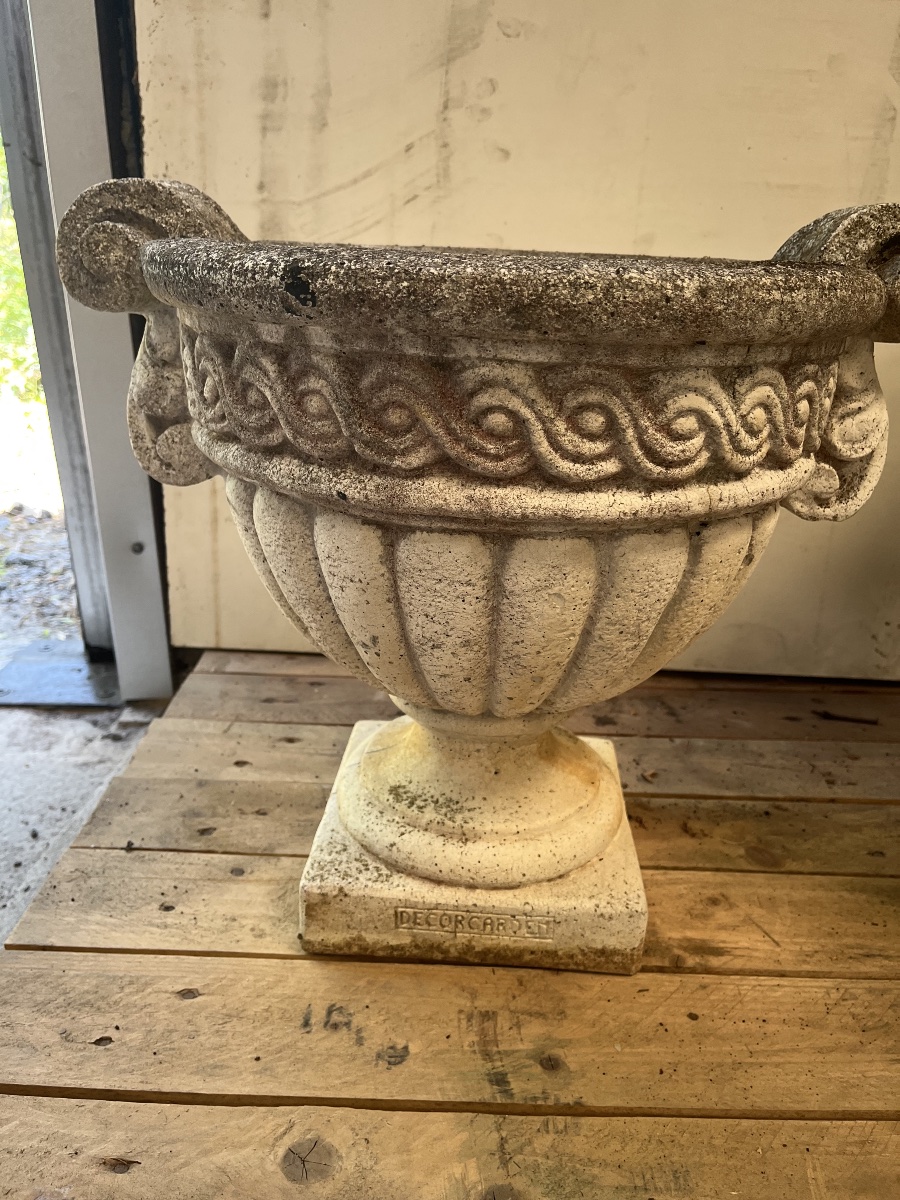 Pair Of Vases Made Of Reconstituted Stone-photo-3