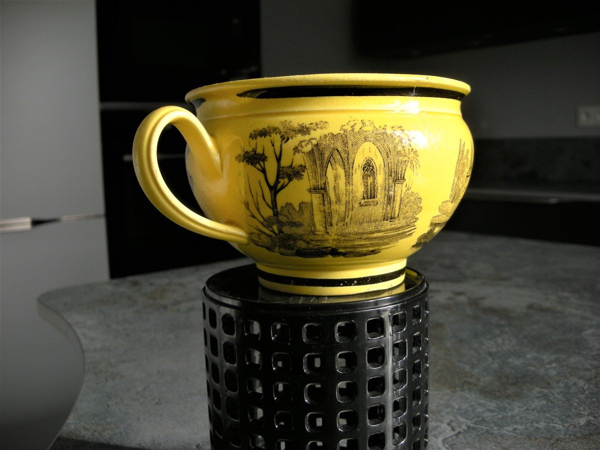 Yellow Fine Earthenware Cup Circa 1825 Signed Montereau-photo-1