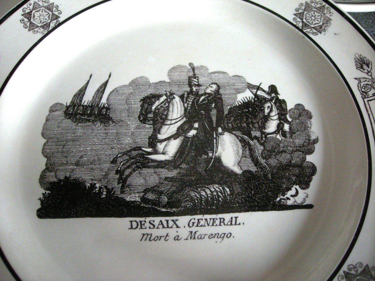 8  Assiettes  Faience  Vers  1824  Decor  Officiers  De  Napoleon  Bonaparte-photo-1