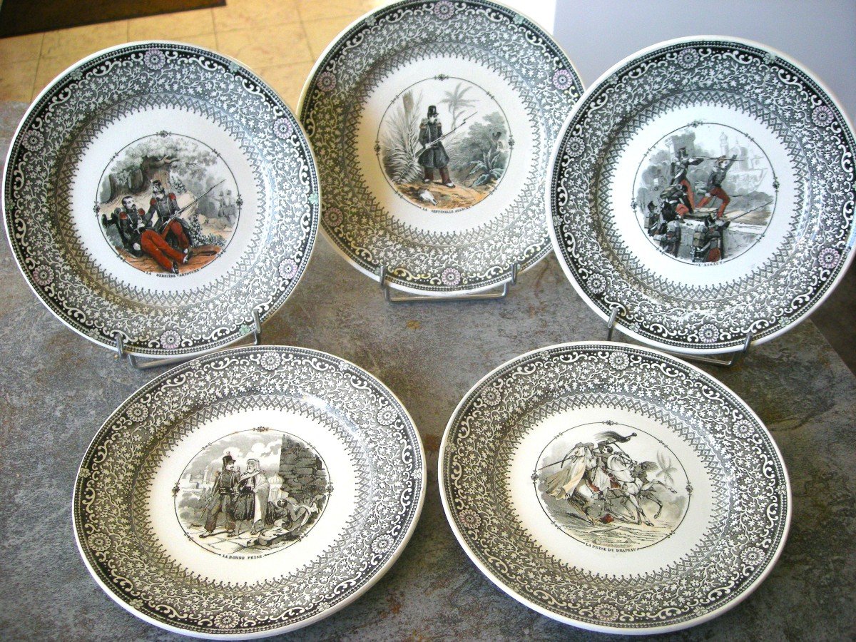 5  Assiettes  Porcelaine  Opaque  1839  série  sur " l' Algérie "   De  Creil Et Montereau