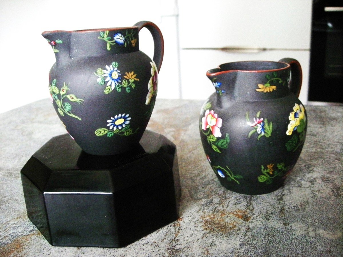 Deux  Pots  à  Lait  En  Basalte  Black  Signes  Wedgwood