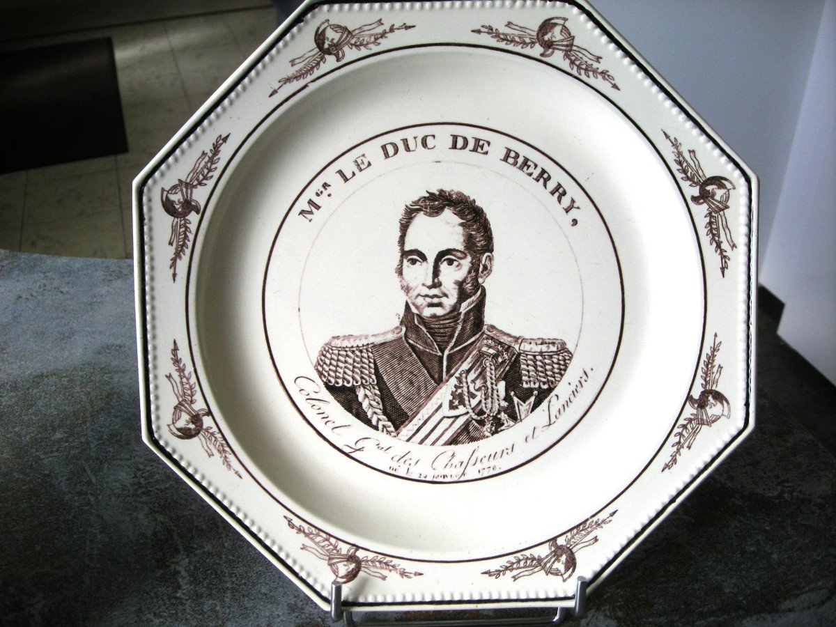 8 Plates On Kings And Regents Signed Montereau-photo-3