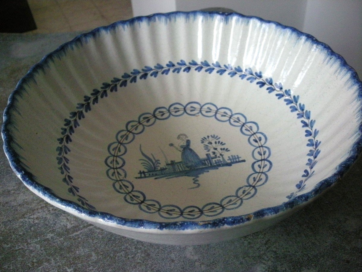 Mid-19th Century Earthenware Salad Bowl From The St Paul Manufacture-photo-1