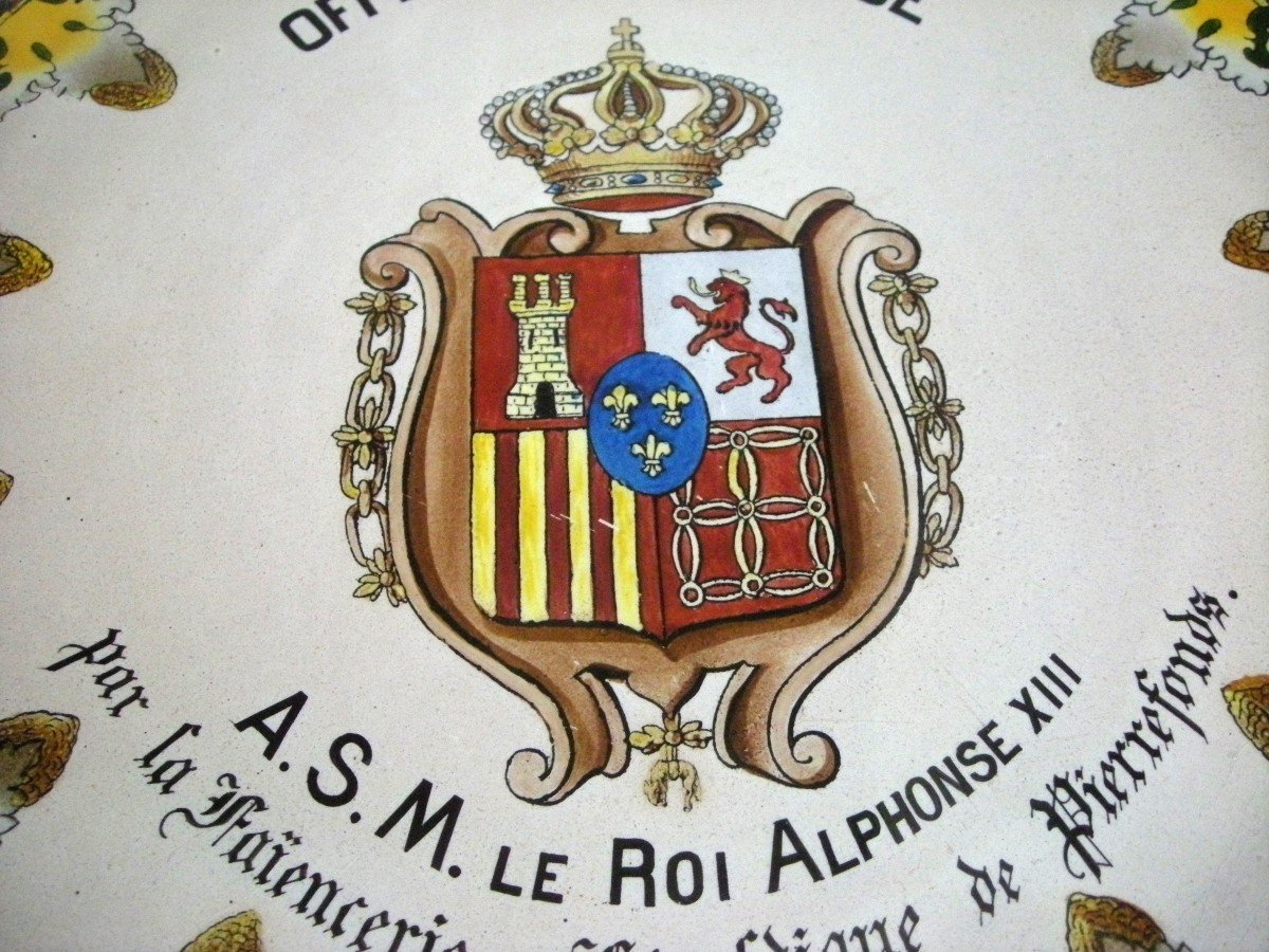 Dish With The Arms Of Spain Offered To Hm King Alphonse XIII-photo-1