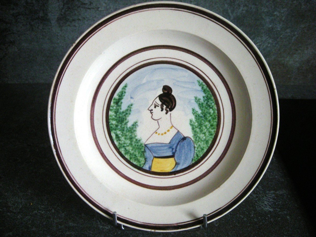 Fine Earthenware Plate “madame Wood” From Forges Les Eaux