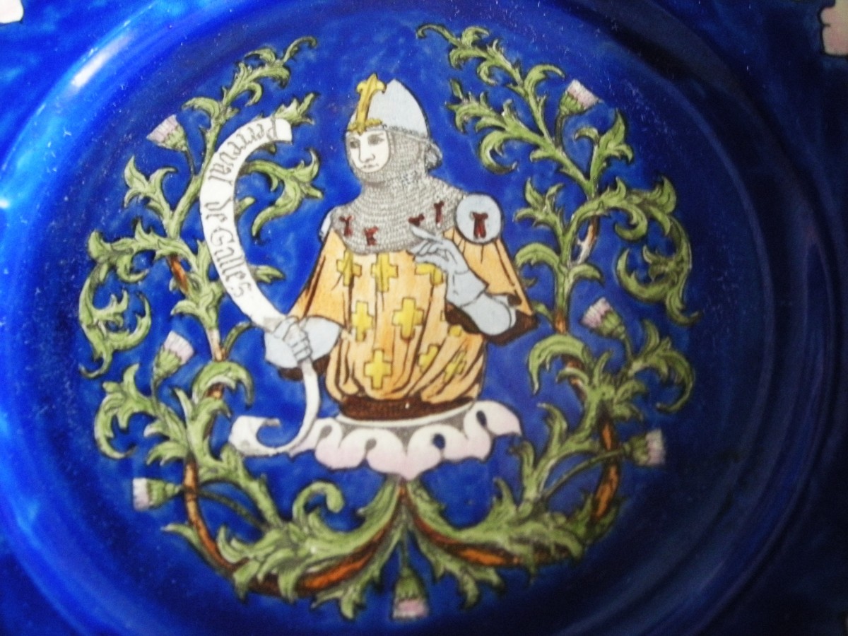 4  Assiettes  En  Faïence  Héraldique  1903  De  Pierrefonds-photo-6