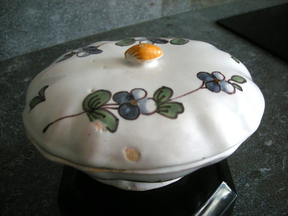 18th Century Earthenware Spice Box-photo-1