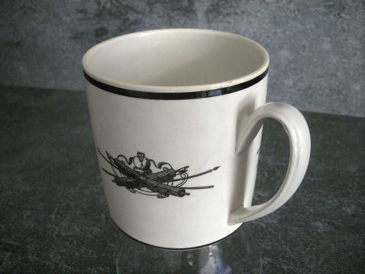 Montereau Earthenware Tankard 1820 Decorated With Marmot Dancers  -photo-1