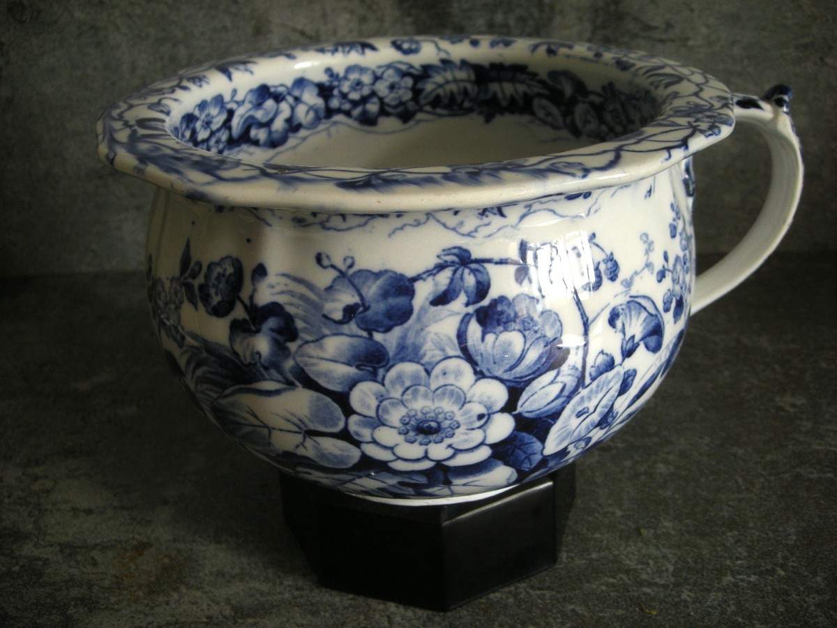 Pot  de  Chambre  Faïence  XIXème  " Flora "  de  Creil Montereau-photo-1