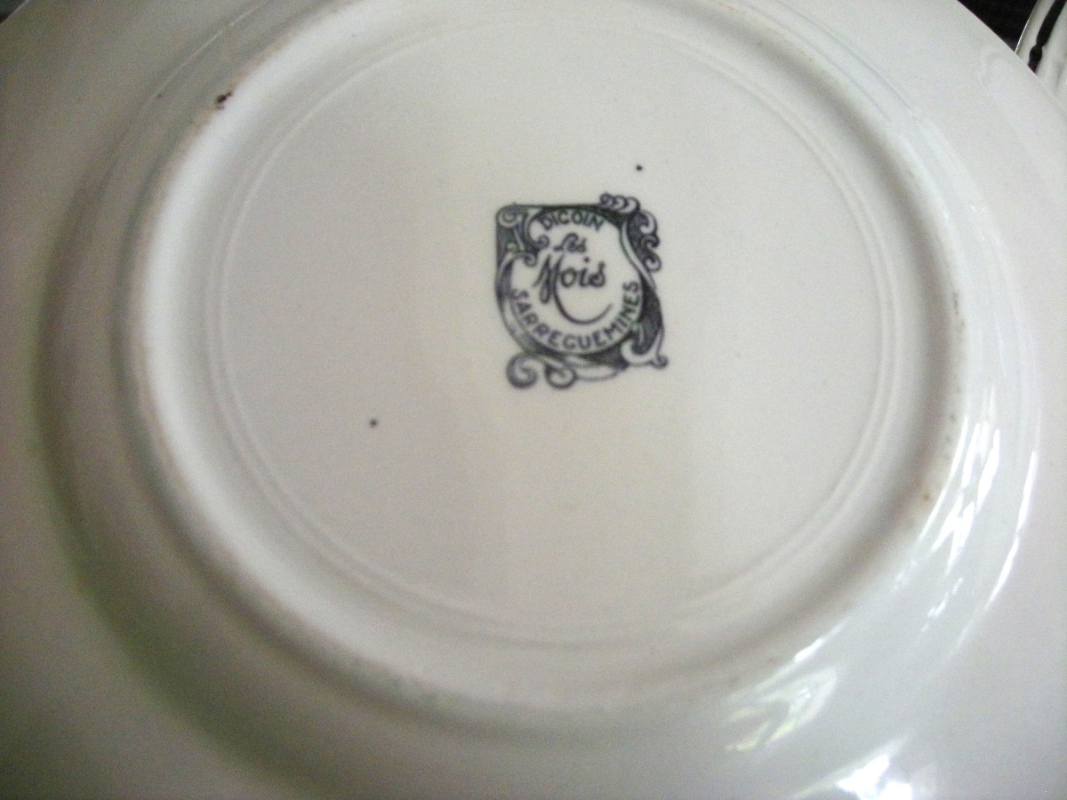 12 20th Century Dessert Plates, Sarreguemines Months Theme-photo-5
