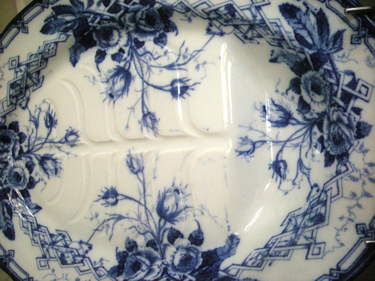 19th Century Earthenware Roasting Dish Flora Roses De Creil Montereau Service-photo-2