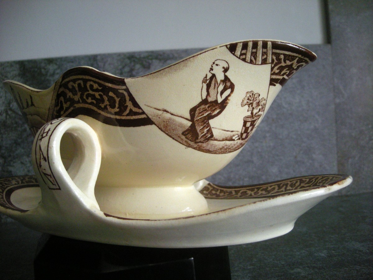Jules Vieillard Bordeaux Faience Sauce Boat, Fan-shaped Sauce Boat, Bordeaux-photo-3