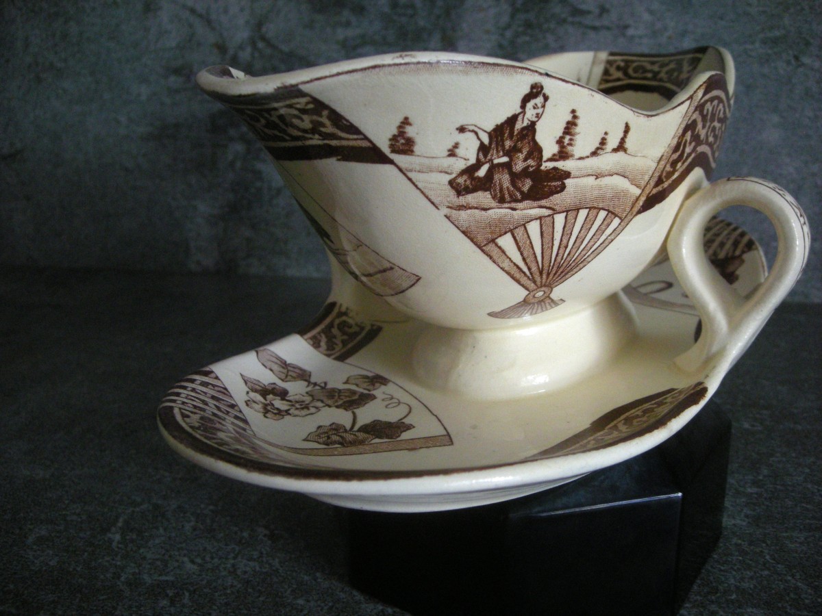 Jules Vieillard Bordeaux Faience Sauce Boat, Fan-shaped Sauce Boat, Bordeaux-photo-4