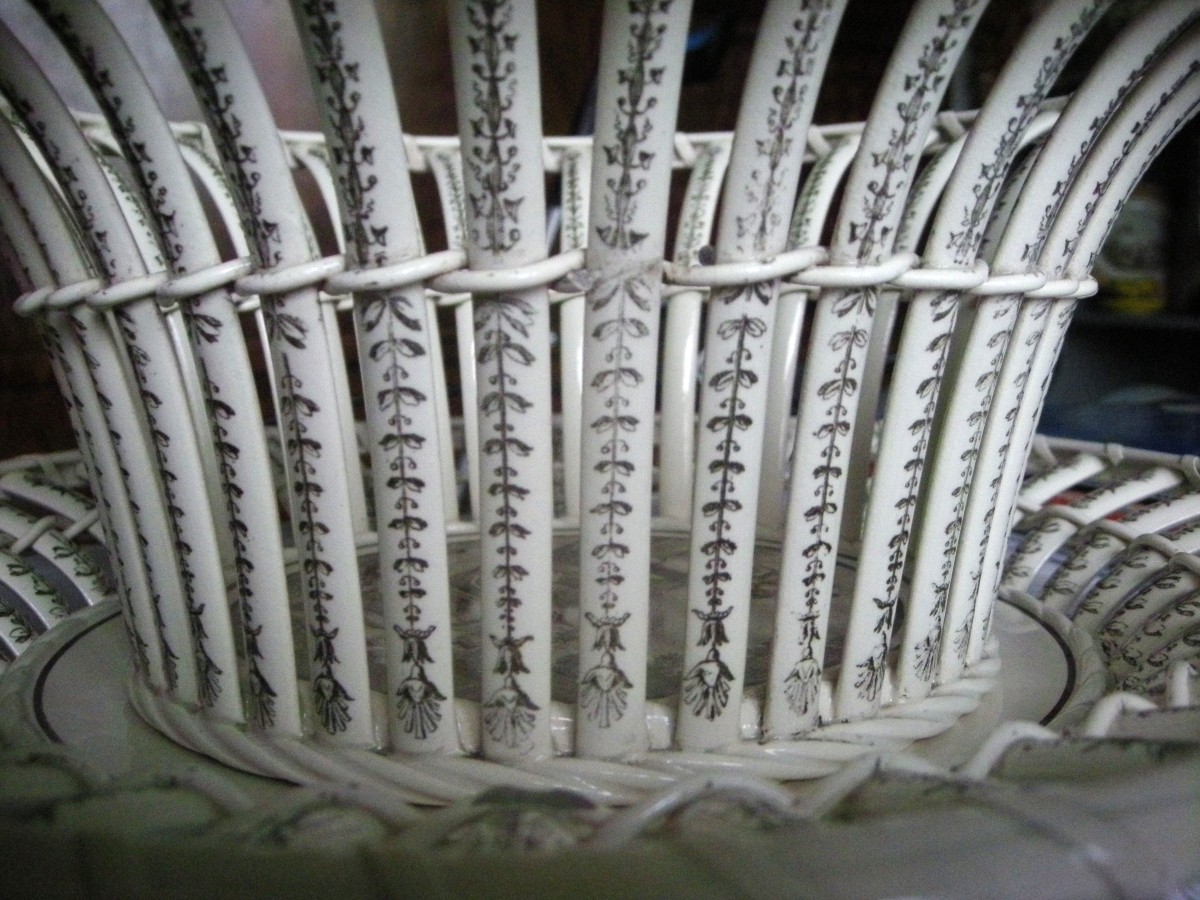 Corbeille  et  son  plateau  Faïence  Fine  Décor  Mythologique  de  Creil-photo-4