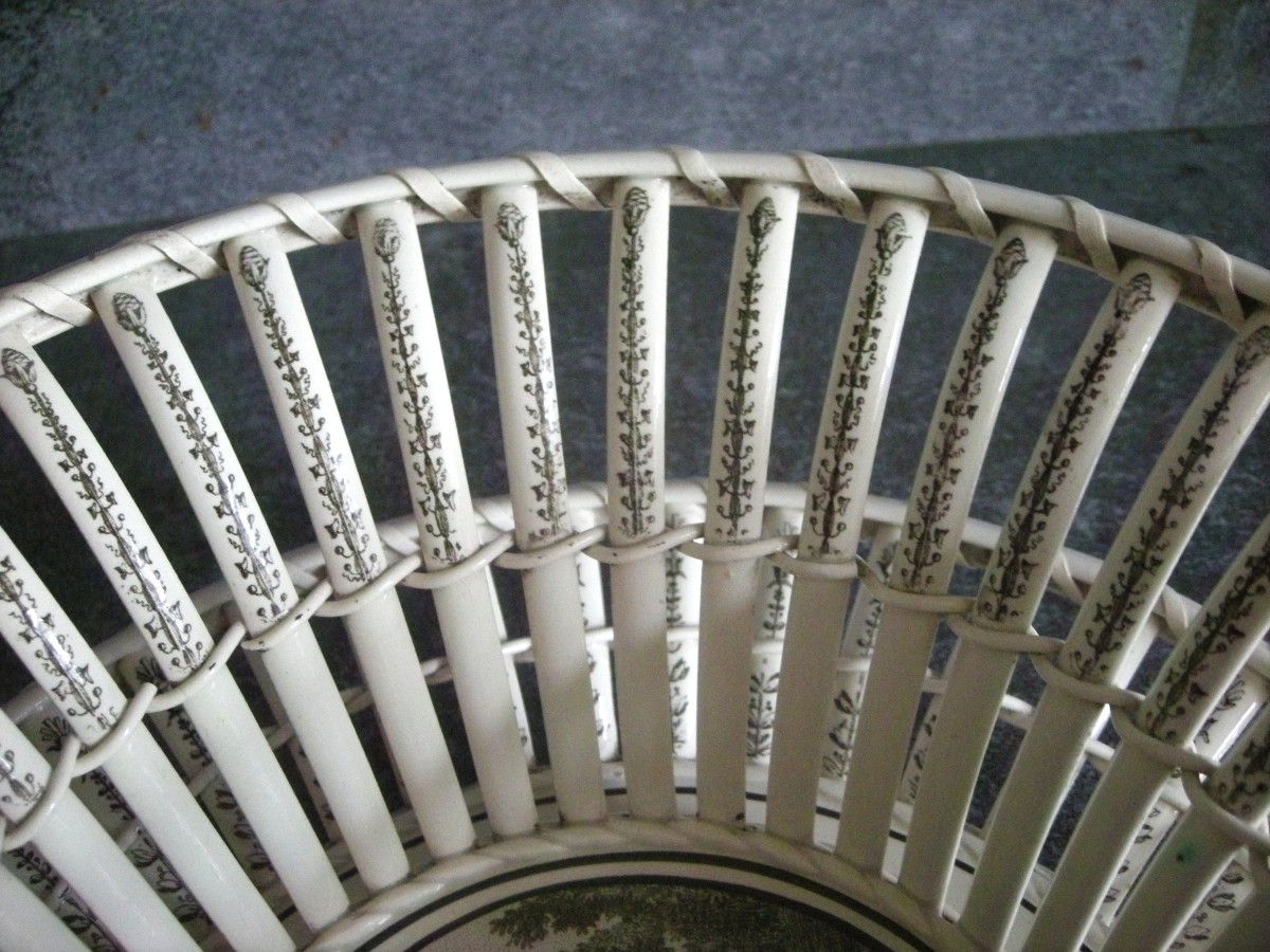 Corbeille  et  son  plateau  Faïence  Fine  Décor  Mythologique  de  Creil-photo-2