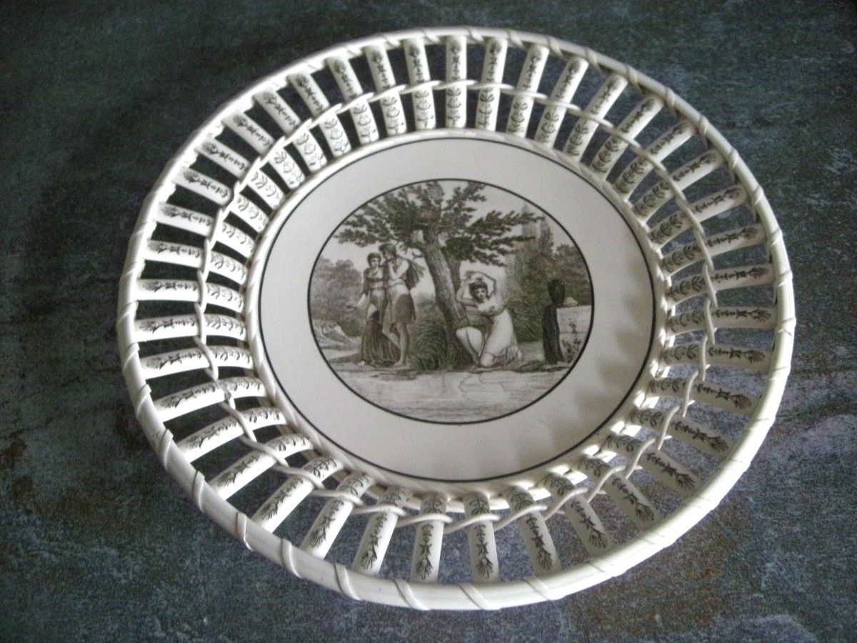 Corbeille  et  son  plateau  Faïence  Fine  Décor  Mythologique  de  Creil-photo-5