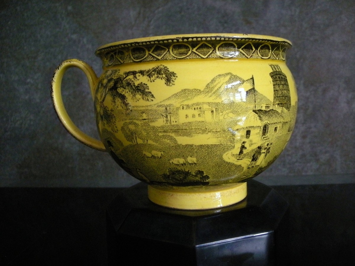 Large 19th Century Fine Yellow Earthenware Cup With "a True Little Painting" Decoration-photo-2