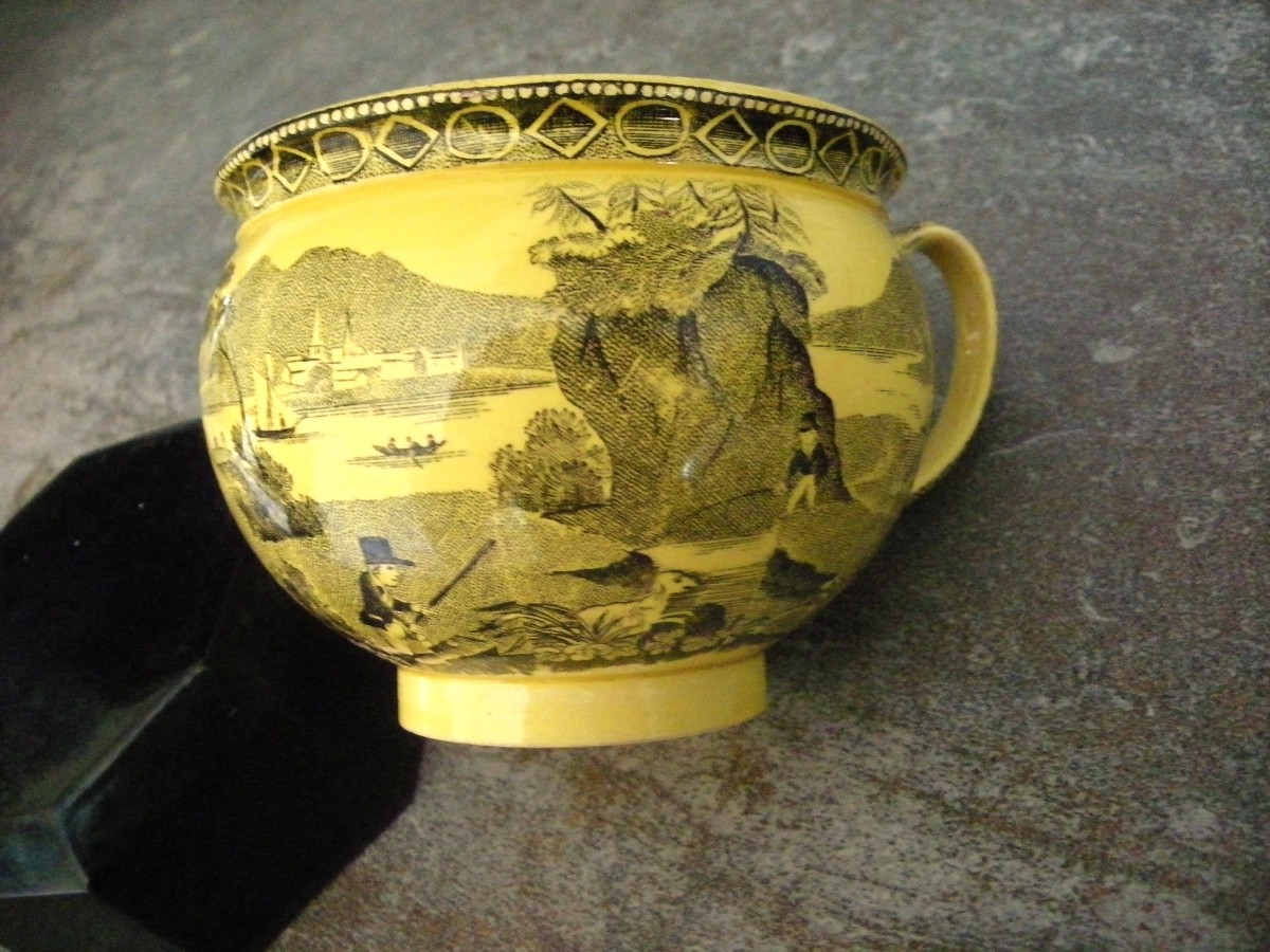 Large 19th Century Fine Yellow Earthenware Cup With "a True Little Painting" Decoration-photo-3