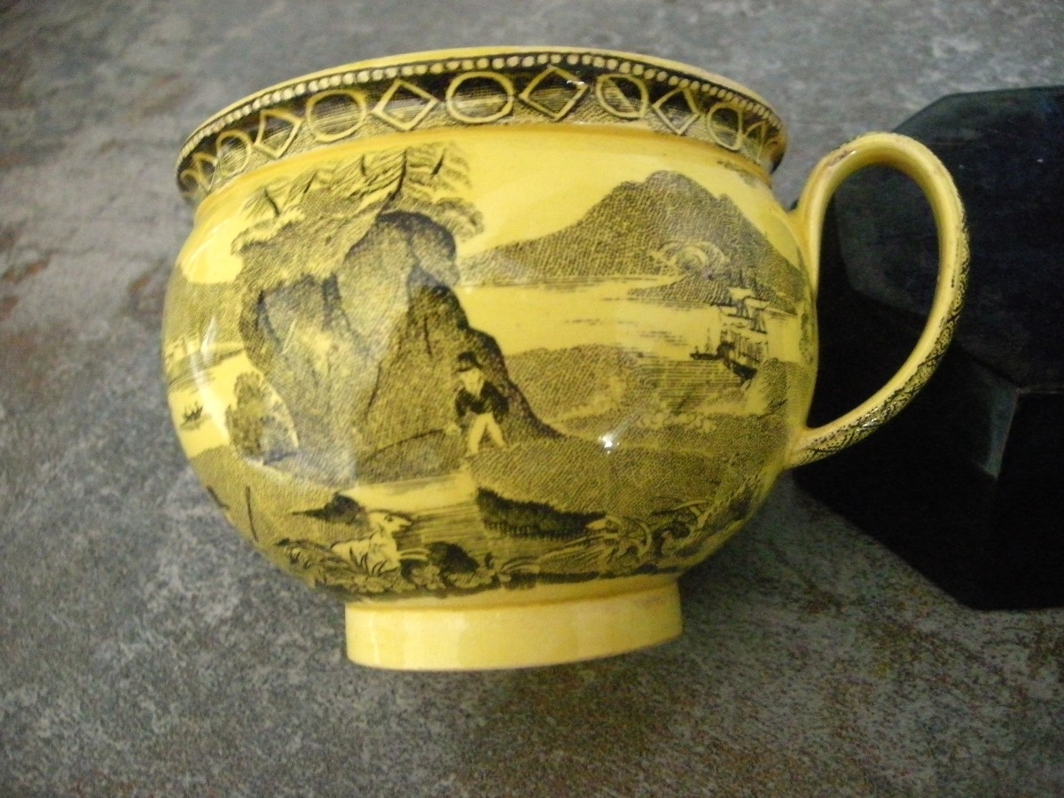 Large 19th Century Fine Yellow Earthenware Cup With "a True Little Painting" Decoration-photo-4