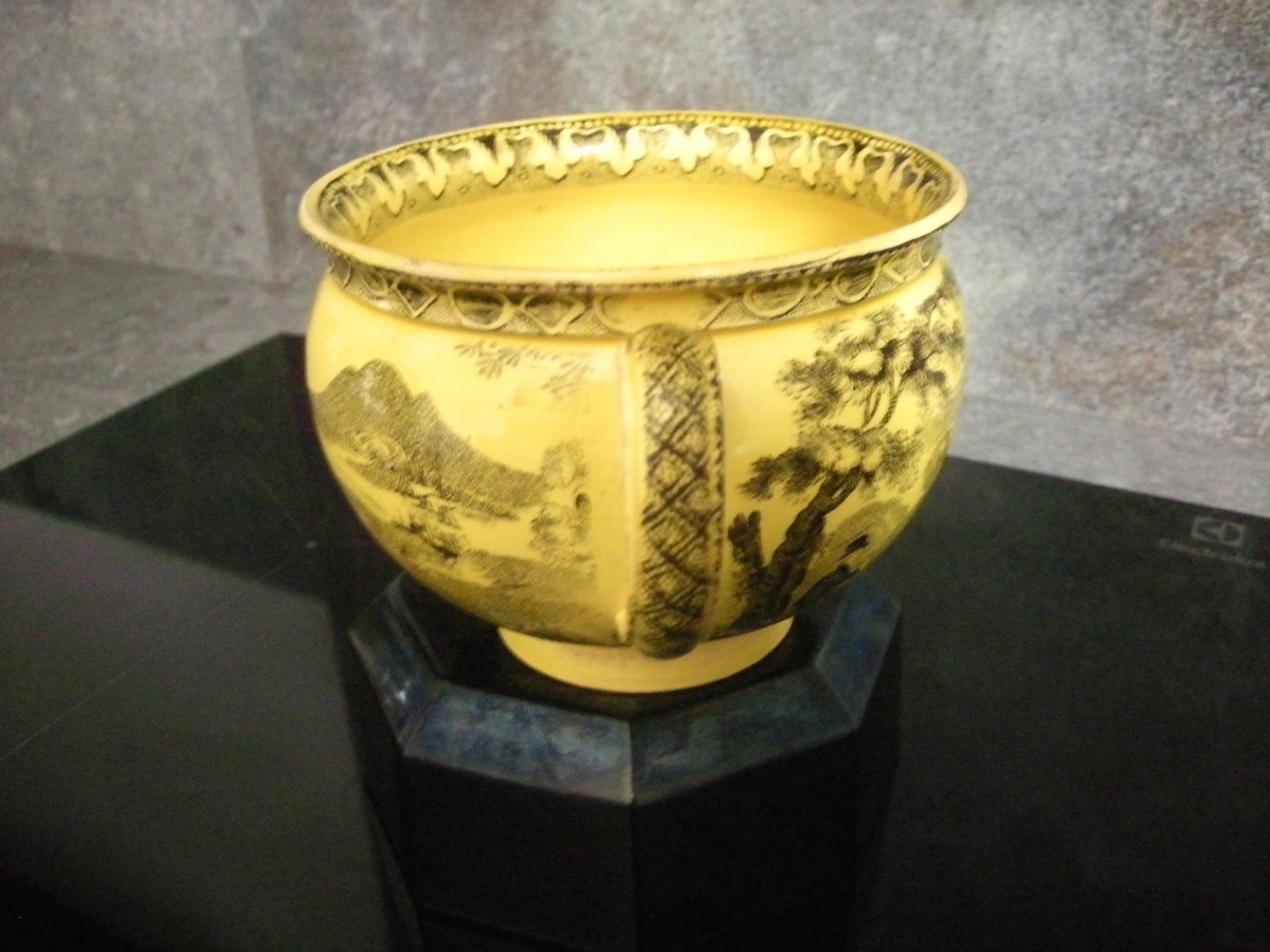 Large 19th Century Fine Yellow Earthenware Cup With "a True Little Painting" Decoration-photo-8