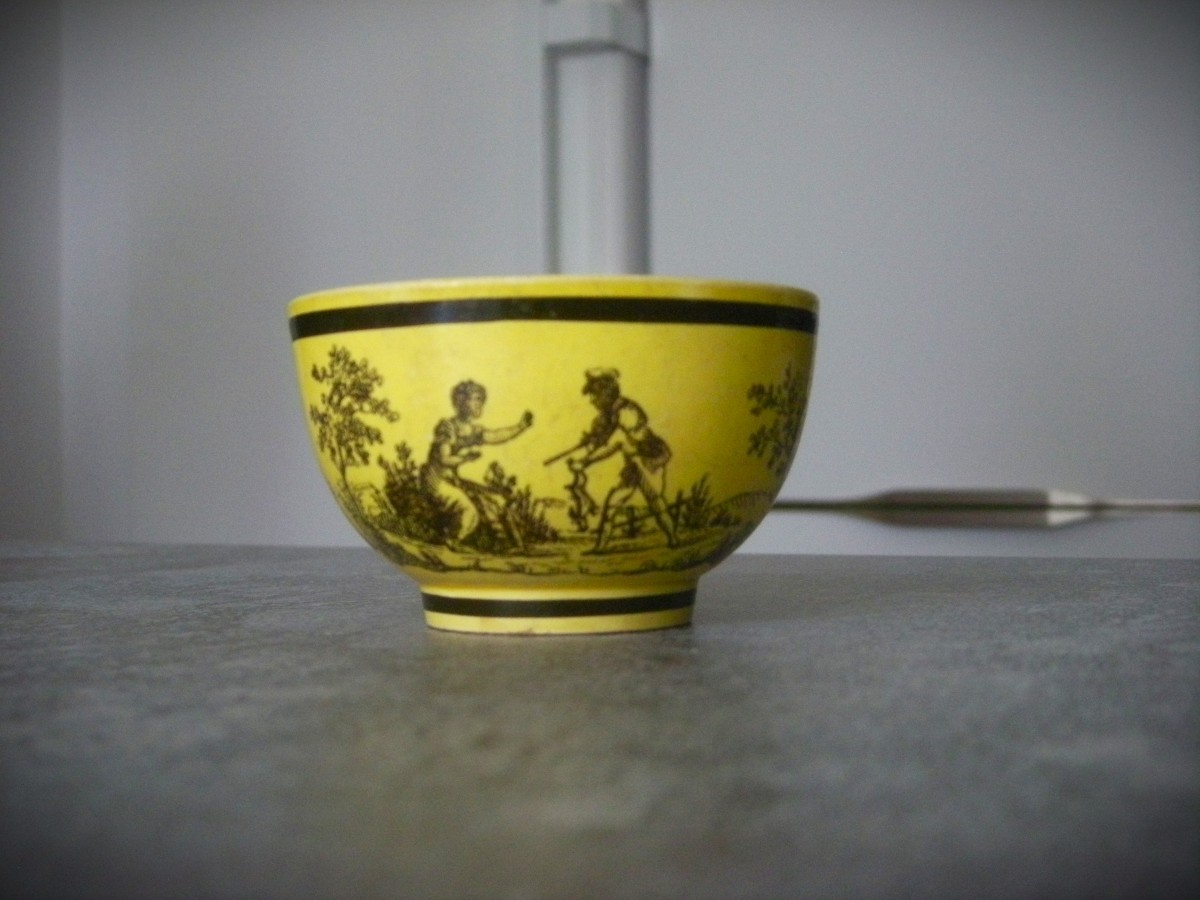 Bol  à  Saké Faïence  Fine Jaune  Montereau  1825
