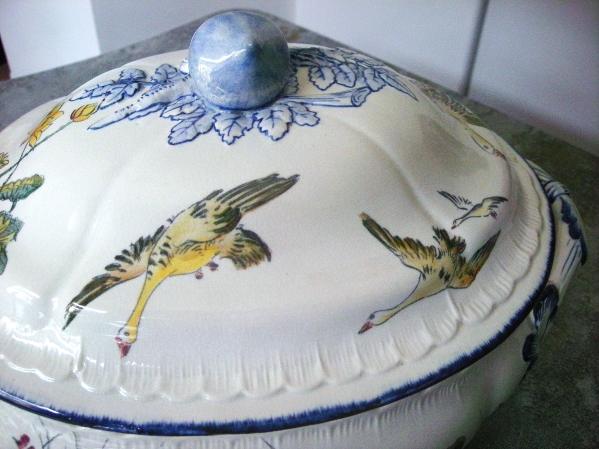 Soupière  Faïence  1884  décor  Japonisant  signée  Escalier de Cristal  Paris-photo-2