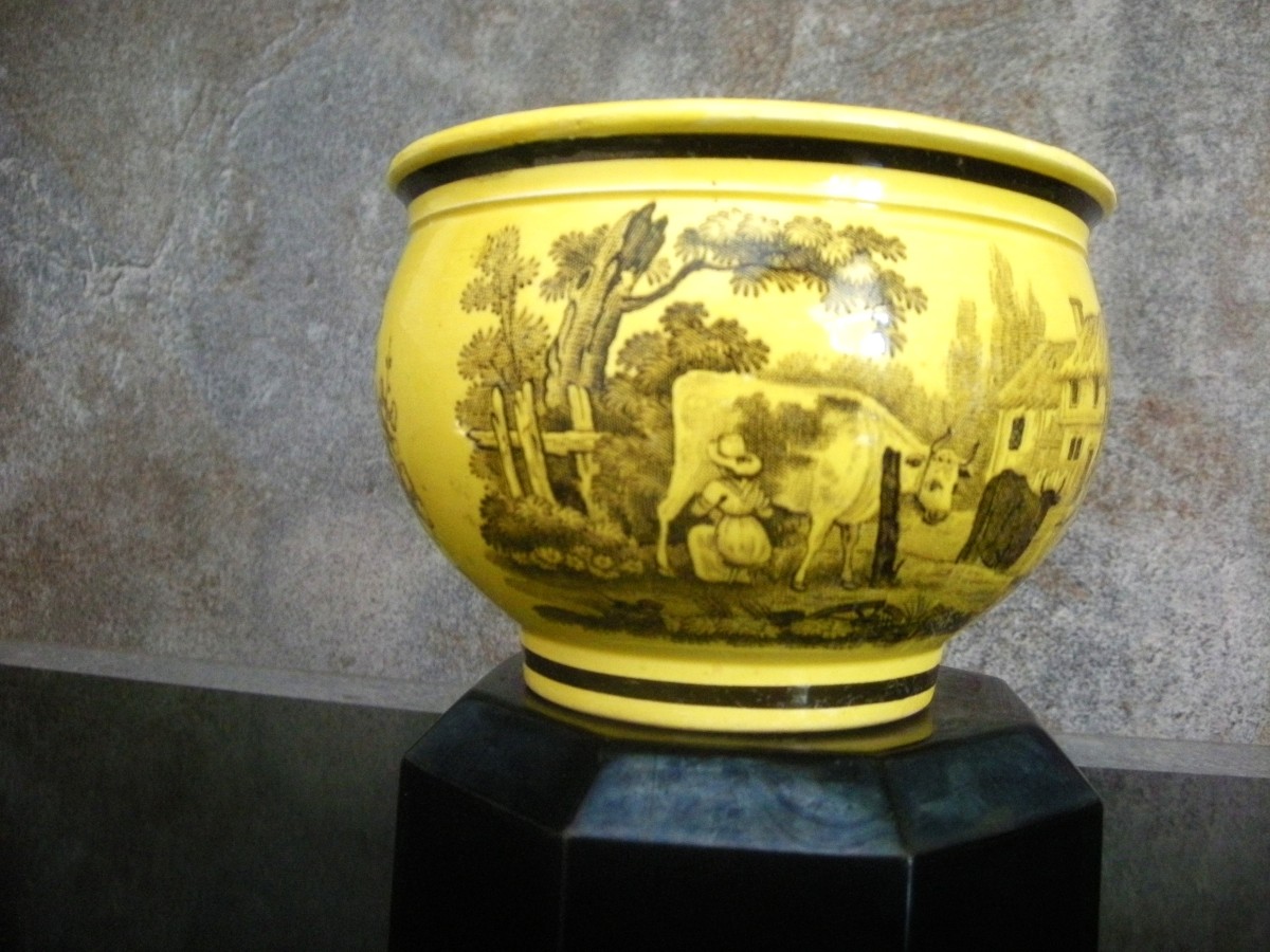 Fine Yellow 1825 Earthenware Chocolate Cup Decorated With -photo-4