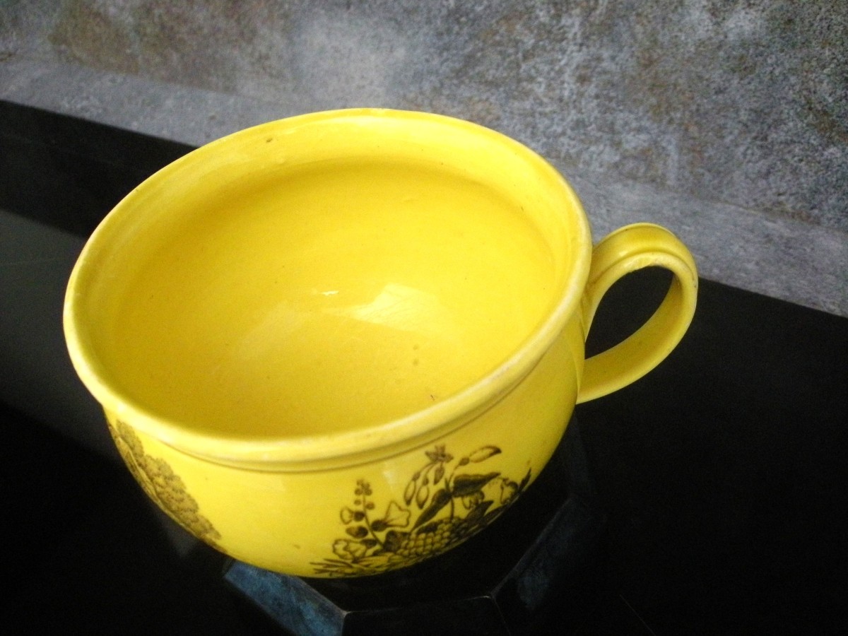Fine Yellow 1825 Earthenware Chocolate Cup Decorated With -photo-3