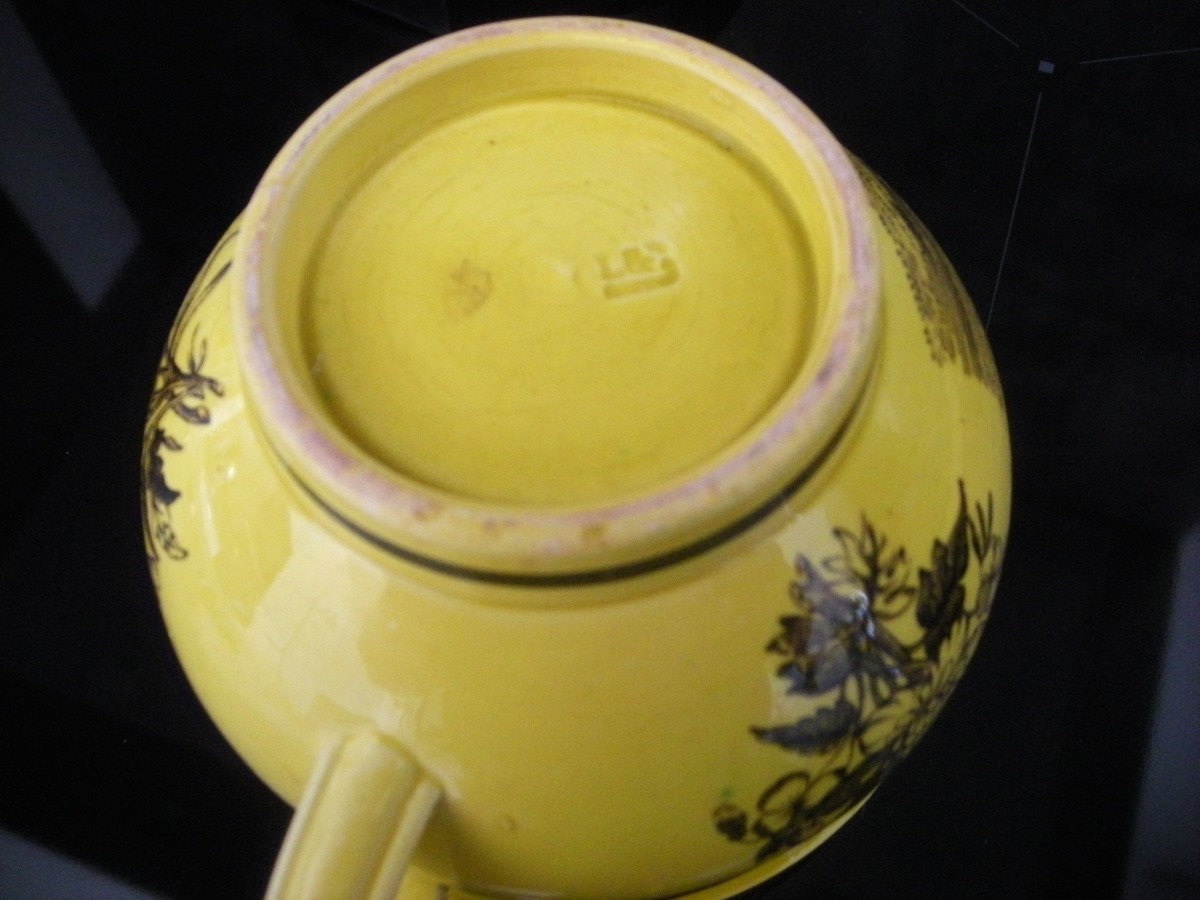 Fine Yellow 1825 Earthenware Chocolate Cup Decorated With -photo-4