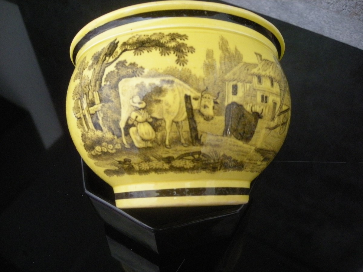 Fine Yellow 1825 Earthenware Chocolate Cup Decorated With -photo-7