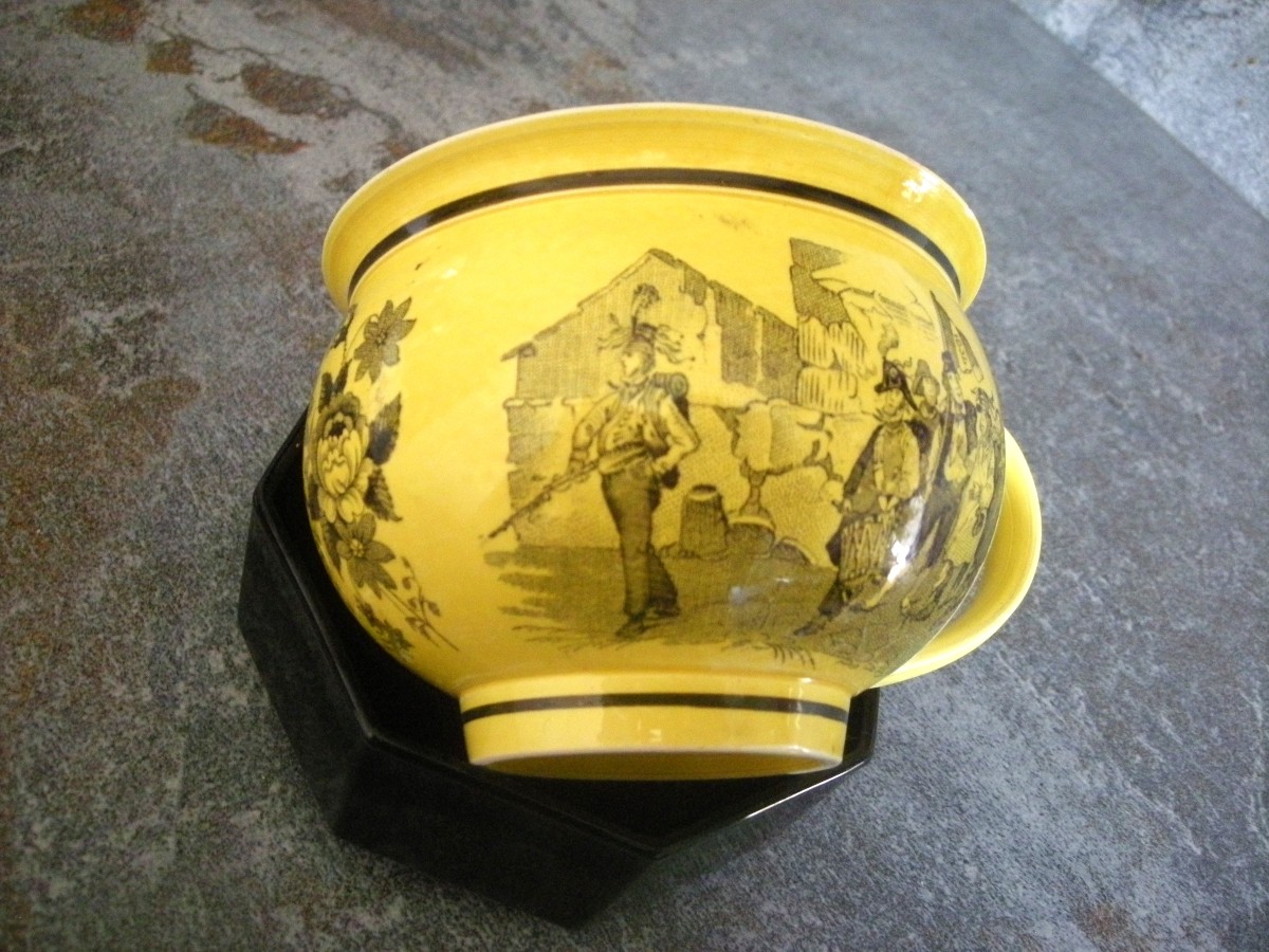 Fine Yellow Earthenware Chocolate Cup Decorated With The -photo-3