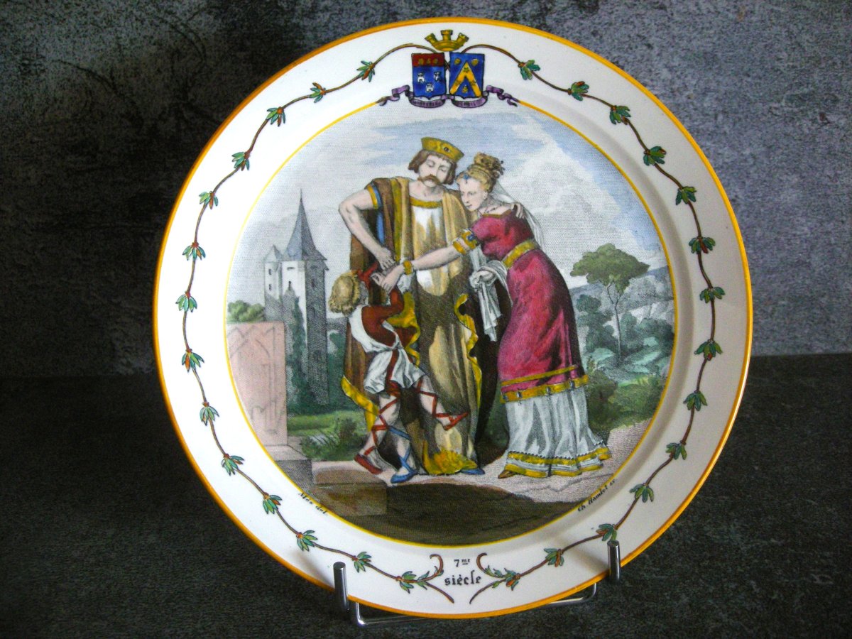 4  Plates  Polychrome  "  National Costumes  "  Creil And Montereau-photo-2