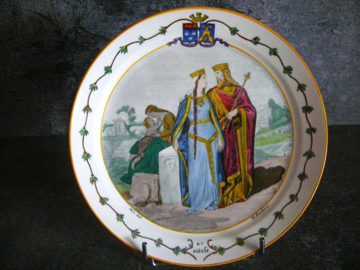 4  Plates  Polychrome  "  National Costumes  "  Creil And Montereau-photo-1