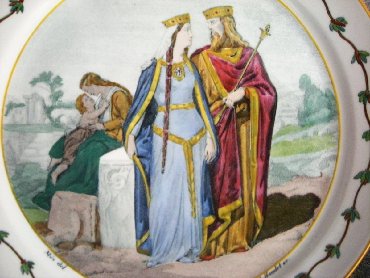 4  Plates  Polychrome  "  National Costumes  "  Creil And Montereau-photo-7